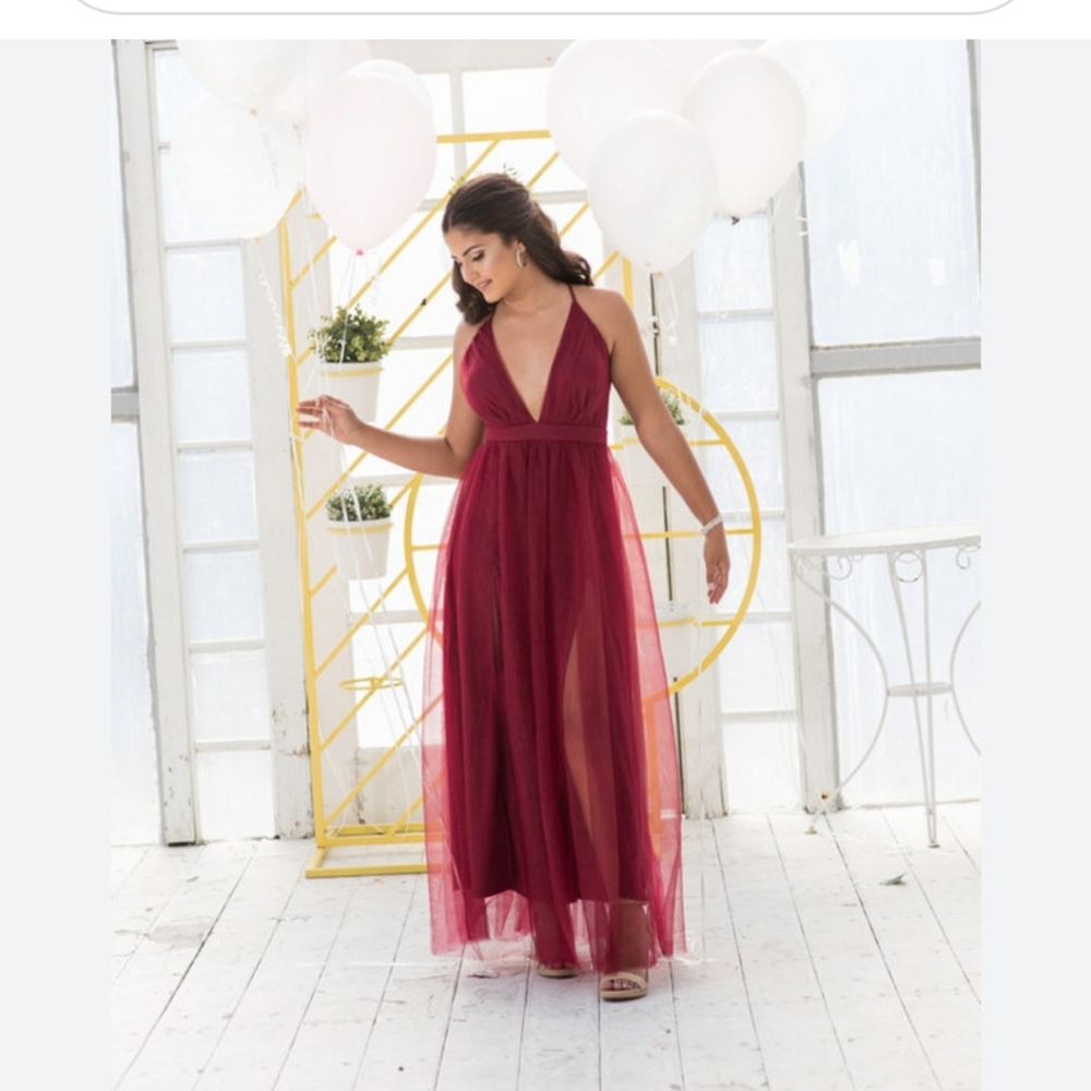 Windsor Red Dress Long - 2 Front Slits to Knee-Tuile Size Small Homecoming dress